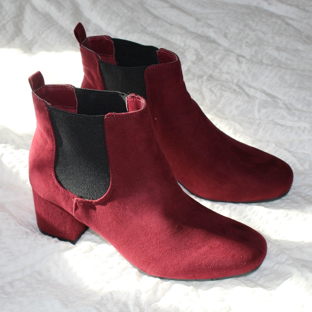 Women's Burgundy Suede Chelsea Ankle Boots